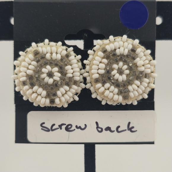 Vintage Beaded Circle Earrings 1” White & Gray Seed Beads Screw Back - Picture 2 of 7